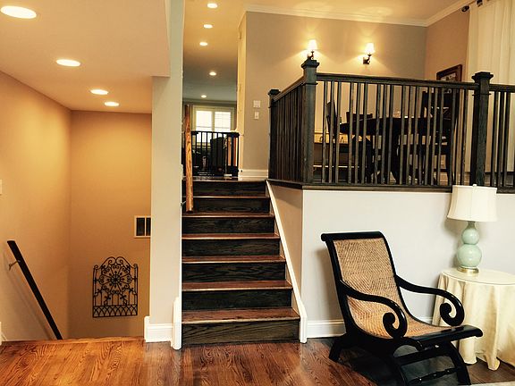 2nd image of 1718 W Superior St APT 1E