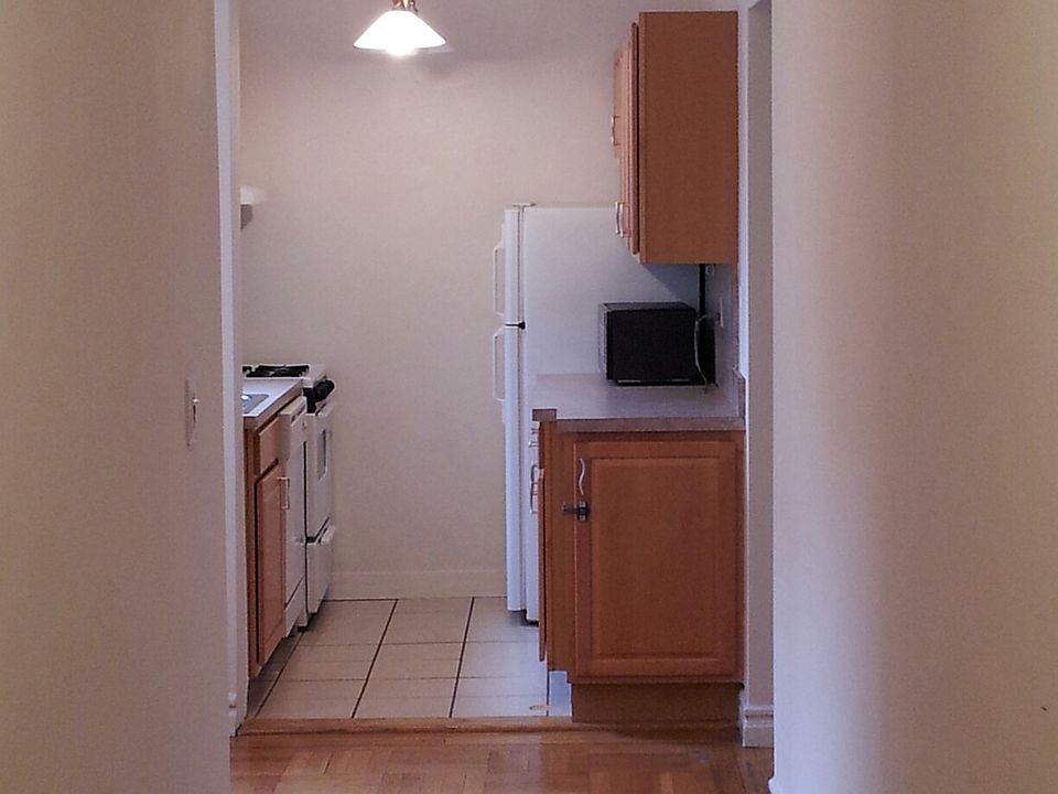 1st image of 127-131 W 89th St #57