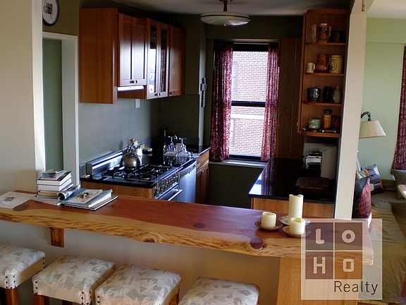 4th image of 264 E Broadway APT C2005