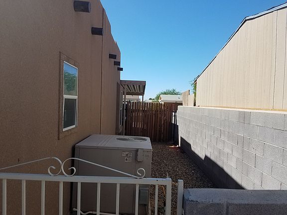 2nd image of 3053 S Navel Ave