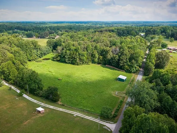 833 Wesley Chapel Rd, Sparta, TN 38583