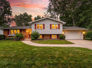 404 Hemlock Ln, Crown Point, IN 46307