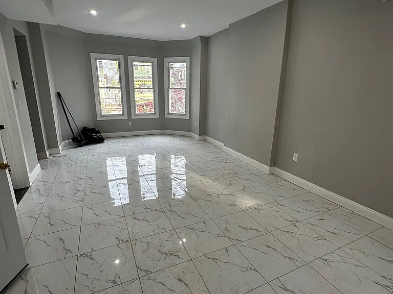 57 Treacy Ave #G2 — Photo 2
