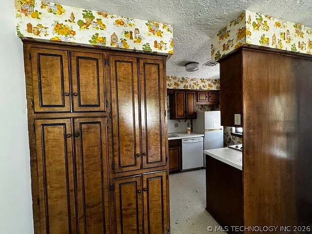 930 E 7th St #B — Photo 7