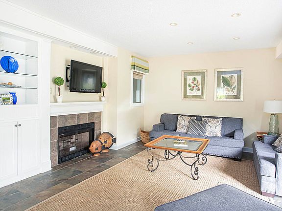 3rd image of 4917 Green Dolphin Way