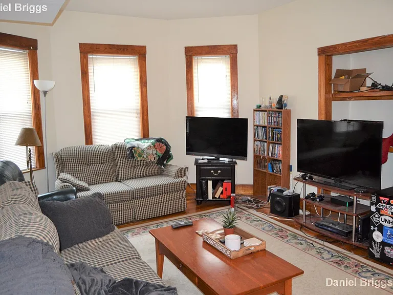 346 Faneuil St #2 — Photo 6