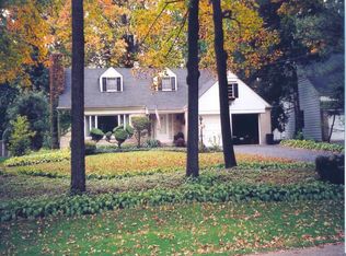 17W047 White Pine Rd, Bensenville, IL 60106