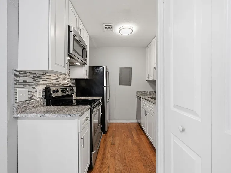 10703 Hampton Mill Ter #100 — Photo 2