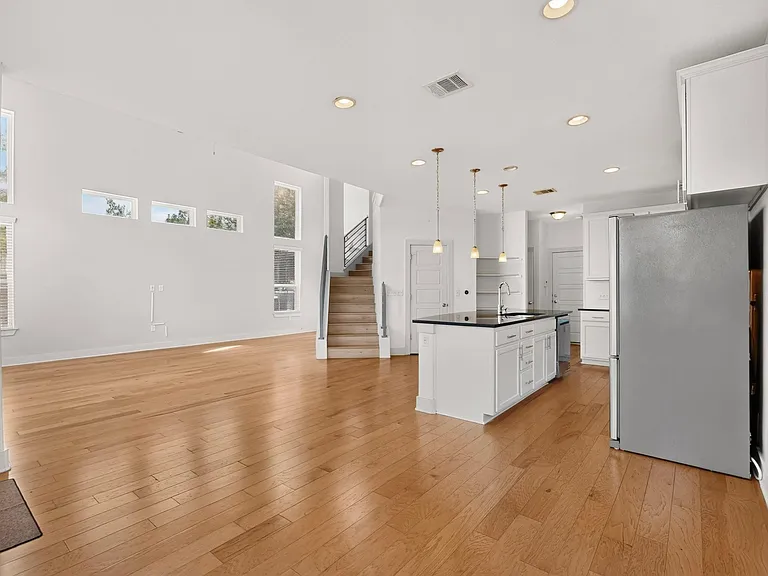 5915 Swayden Ln — Photo 11