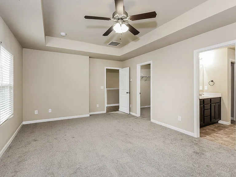 217 Jefferson Ave — Photo 9