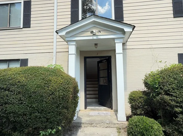 206 Laurens St #J2, Camden, SC 29020