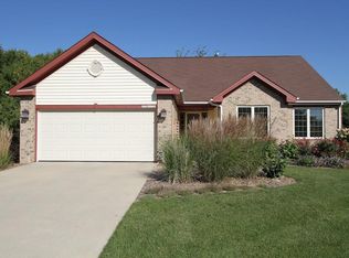 N62W14724 Mill Creek Ct, Menomonee Falls, WI 53051