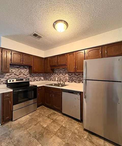 2116 Greenoaks Rd #1B — Photo 4