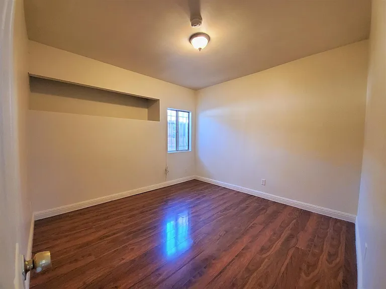 608 N Serrano Ave — Photo 8
