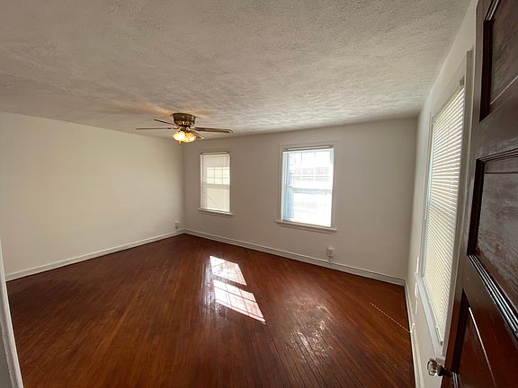 5th image of 932 Vankirk St