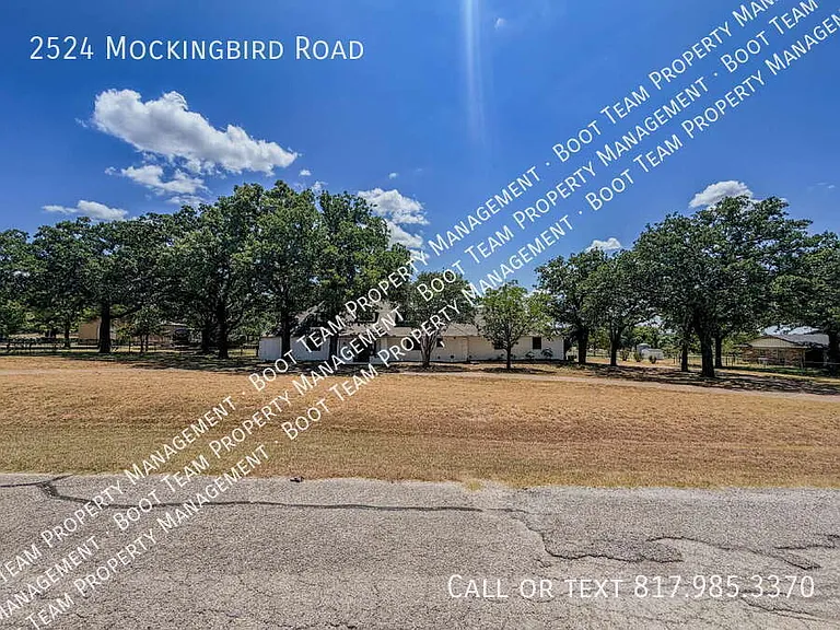 2524 Mockingbird Rd — Photo 2
