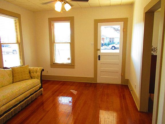 4th image of 203 W College St
