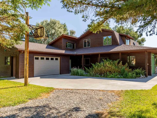 8 Mountain View Dr, Cody, WY 82414