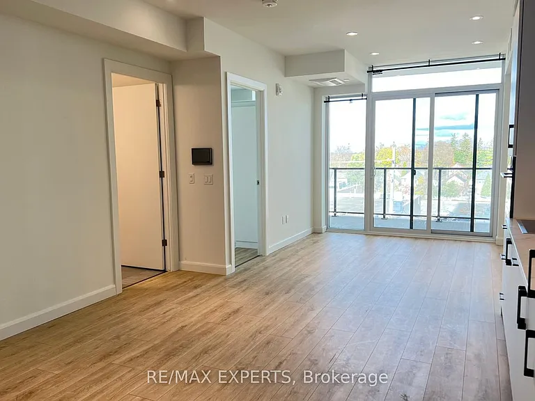 403 King St W #741 — Photo 7