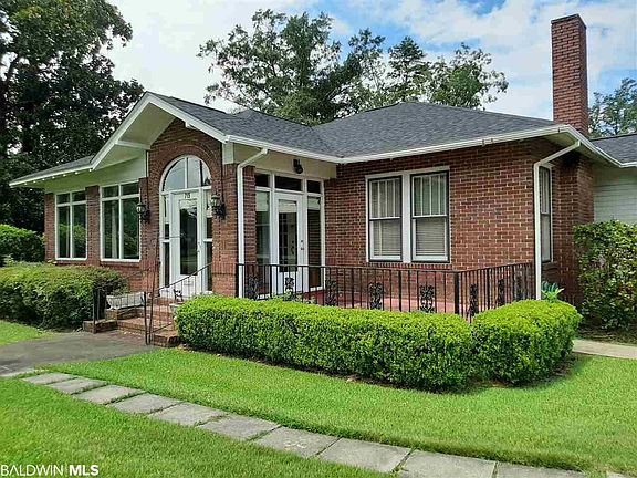 2nd image of 715 Evergreen Ave