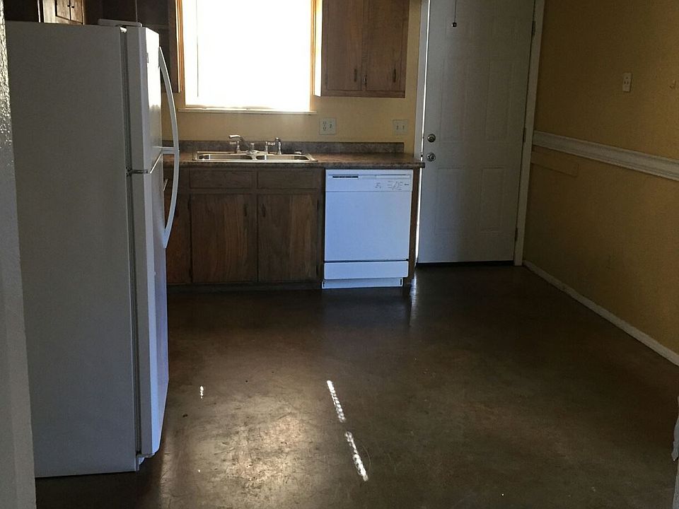 2nd image of 424 Claire Ct