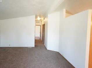 490 NW Zobrist St, Estacada, OR 97023