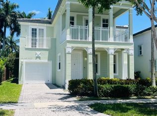 2913 NE 2nd Dr, Homestead, FL 33033