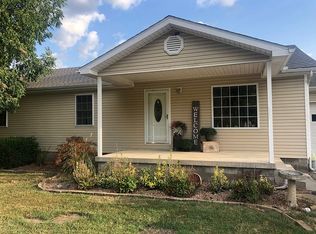 1191 14000th Rd, Altamont, KS 67330