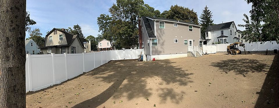 2nd image of 138 E 3rd St