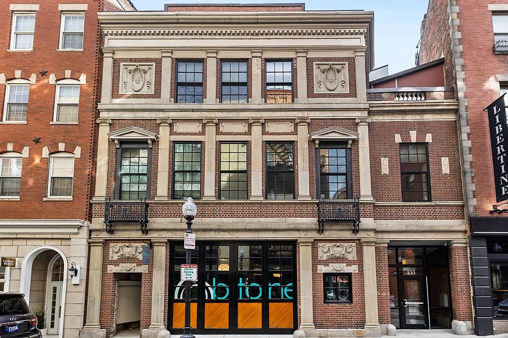 North End — Photo 1