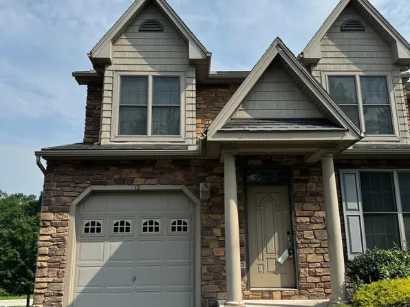 12 Kingswood Dr, Lewisberry, PA 17339