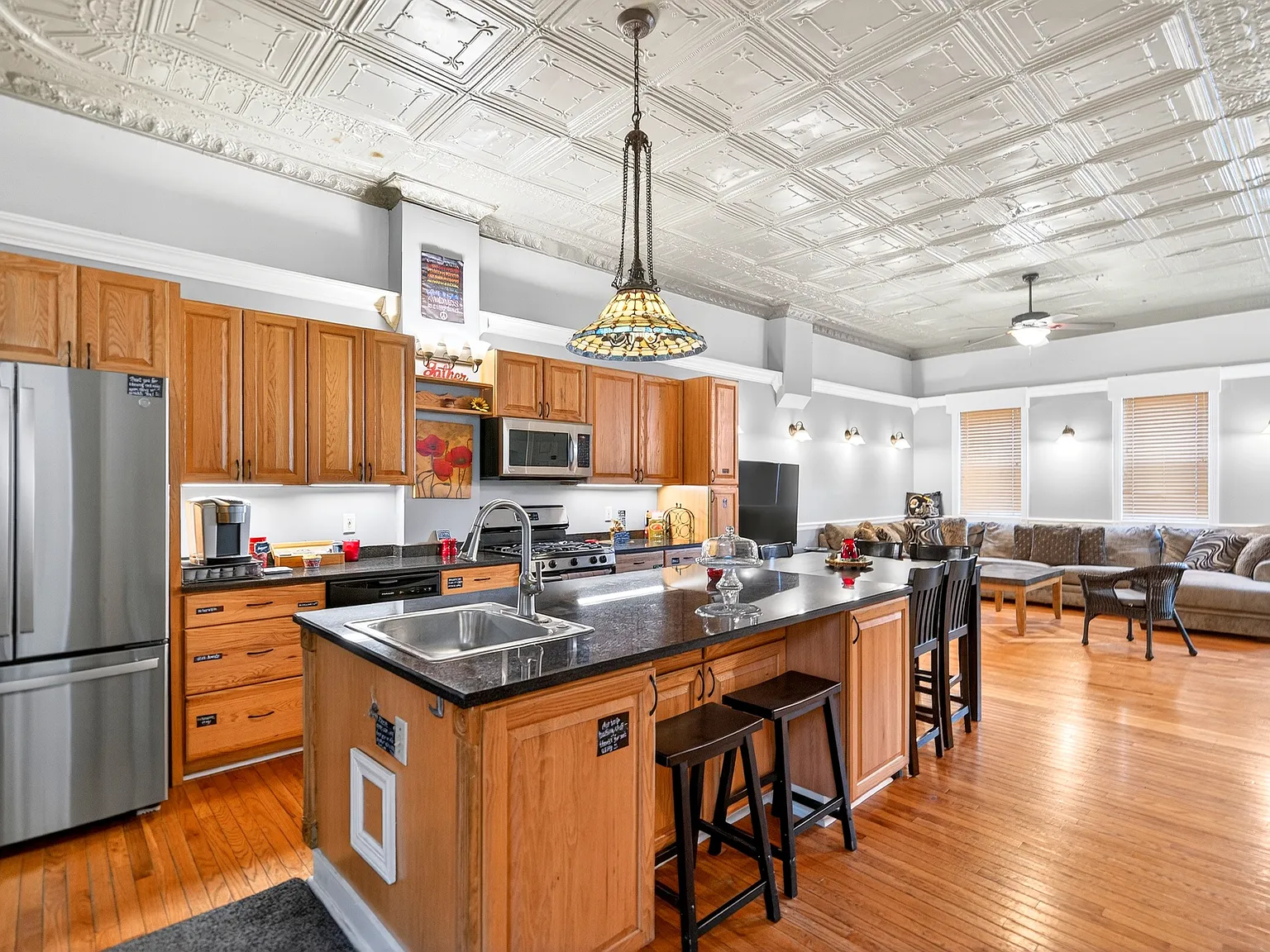 4 bed, 3000 sqft, $3,200 — Photo 4