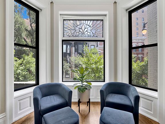 3rd image of 2120 N Clark St APT 2