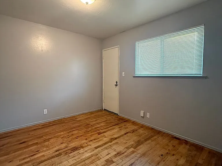 730 Hemlock St — Photo 5