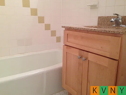 Rented by KVNY Soho | media 13