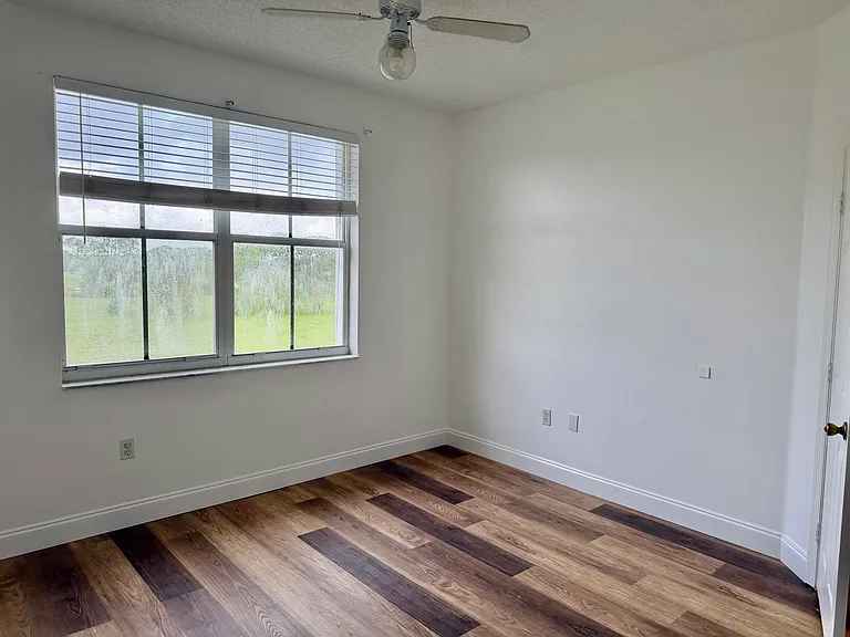 2080 Greenview Shores Blvd #421 — Photo 7