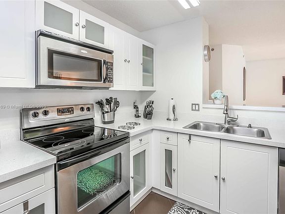 5th image of 19555 E Country Club Dr #8208