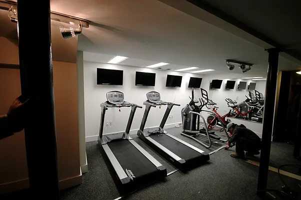 Rented by Realty Advisors Group | media 83