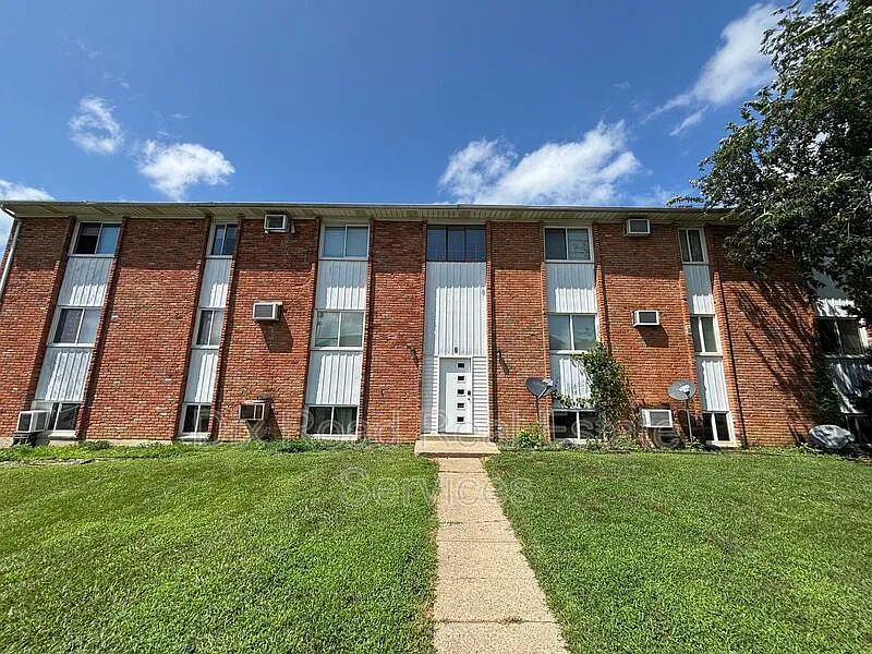 2 Hampshire Ct #7
