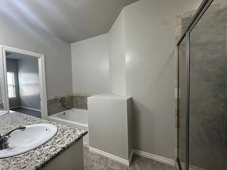 8017 NW 160th Ter — Photo 31