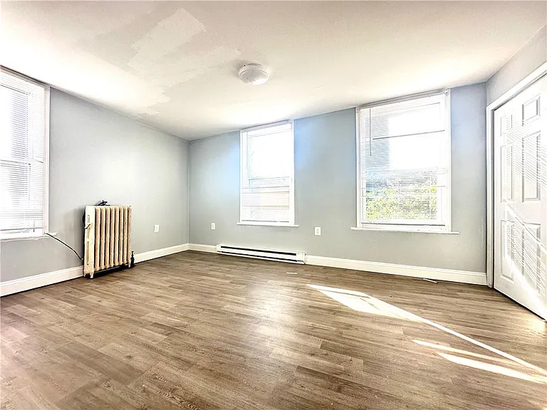 171-173 W Ridge St #4 — Photo 6