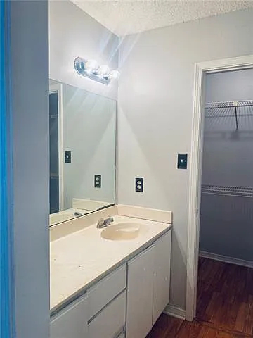 606 Rue St #D — Photo 13