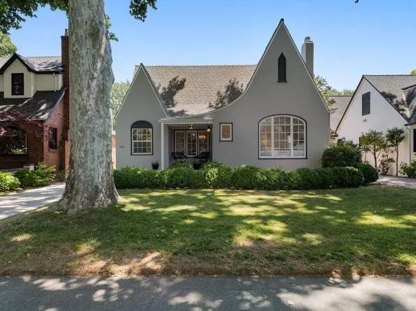 2681 Land Park Dr, Sacramento, CA 95818