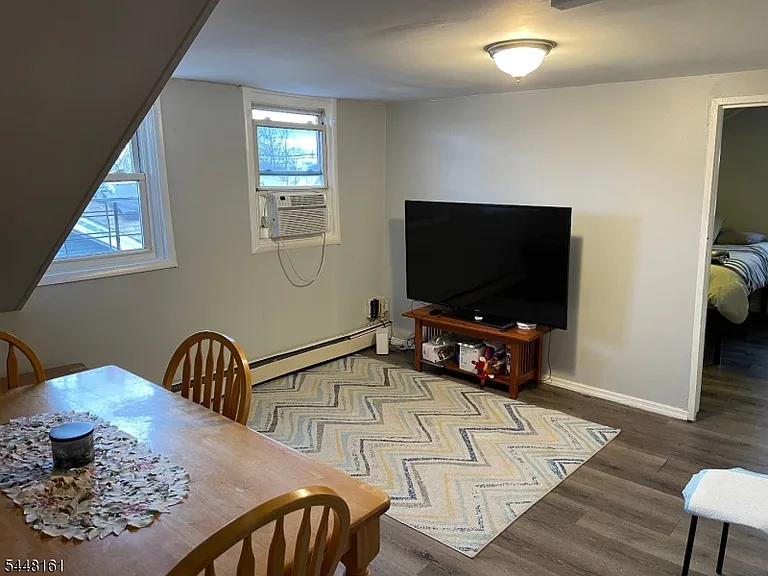 318 E 1st Ave #3 — Photo 1