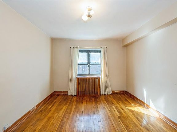 5th image of 262 Bay 17th St APT A1