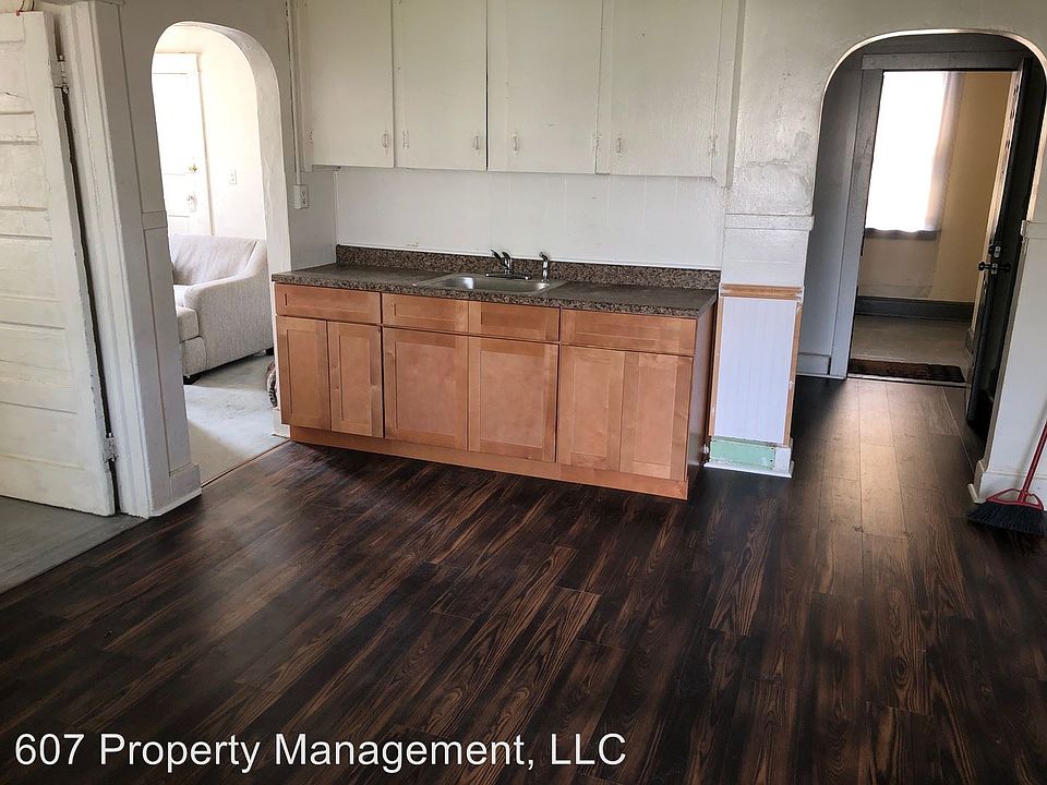 1st image of 202 Oak Hill Ave APT 6
