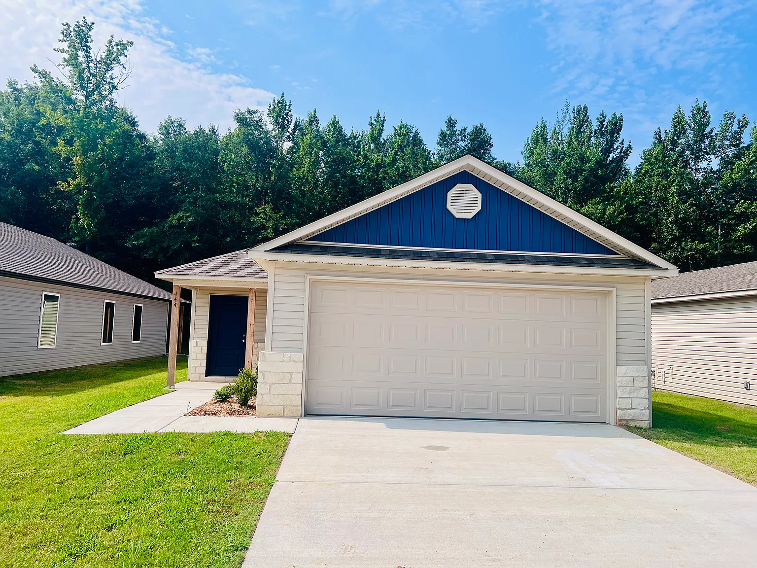 3 bed, 1402 sqft, $1,850 — Photo 2