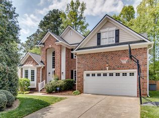 207 Danton Dr, Cary, NC 27518