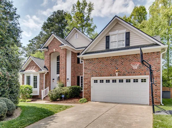 207 Danton Dr, Cary, NC 27518