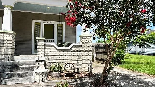 2 bed, 1.0 bath, 1000 sqft, $1,200 — Photo 2